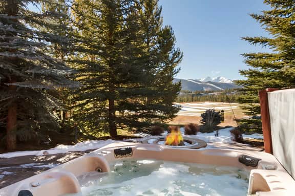 Twin Peaks Lodge