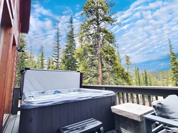 Cloud Eleven Cabin