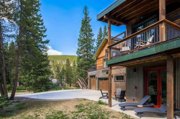 Mountain Manor