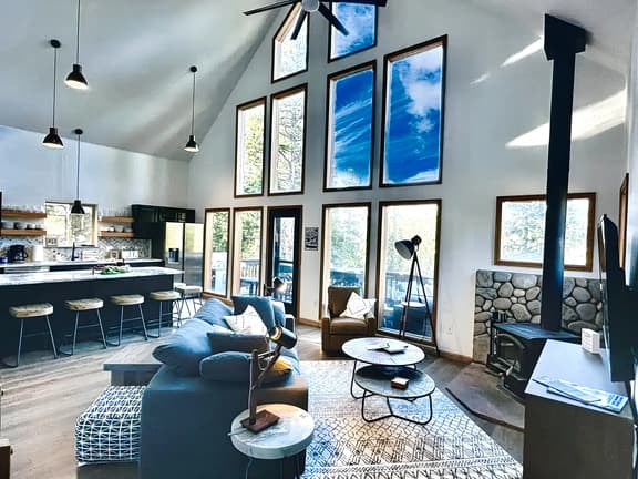 Cloud Eleven Cabin